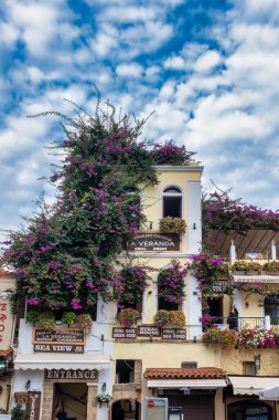 RHODES, GREECE - 20 Ekim 2024: Rodos 'taki La Veranda Grill House