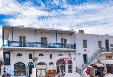 MYKONOS, GREECE - 19 Ekim 2024: Mykonos Yunanistan 'da Pazar