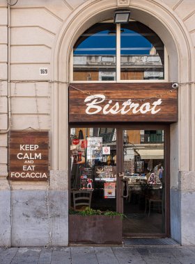 MESSINA, İtalya - 12 Ekim 2024: Messina İtalya 'daki Bistrot Fırını