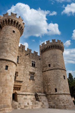 RHODES, GREECE - 20 Ekim 2024: Rodos 'taki Taş Kale