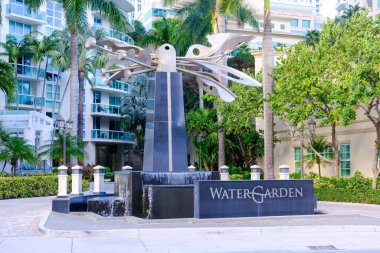 Fort Lauderdale, FLORIDA - 27 Ocak 2025: Fort Lauderdale Florida Su Bahçesi Konutları