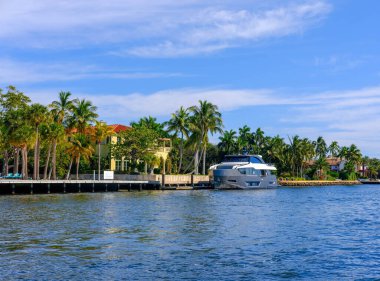 Fort Lauderdale, Florida 'daki Kanal' da 27 Ocak 2025 tarihli FLORIDA Kalesi