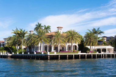 Fort Lauderdale, Florida 'daki Kanal' da 27 Ocak 2025 tarihli FLORIDA Kalesi
