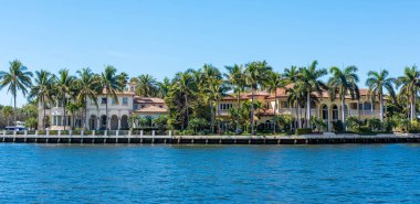 Fort Lauderdale, Florida 'daki Kanal' da 27 Ocak 2025 tarihli FLORIDA Kalesi