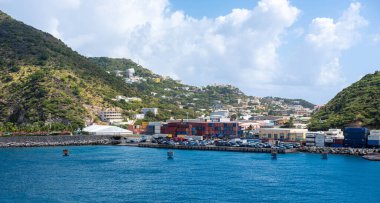 PHILIPSBURG, ST MAARTEN - 2 Şubat 2025: Philipsburg St Maarten 'deki Yük Terminali