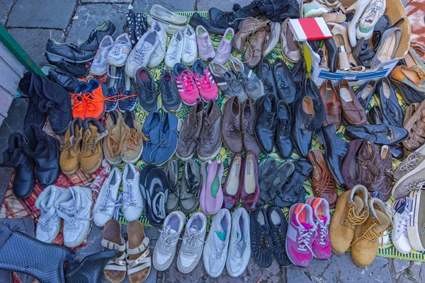Used Old Shoes Bots Sneakers Sale Flea Market — Stock Photo, Image