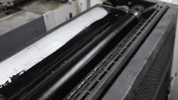 Zwarte Print Inkt Roller Distributie Offset Printing Machine — Stockvideo