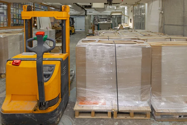 Many New Books Print Pallets Warehouse Storage Room Forklift — Stock Photo, Image