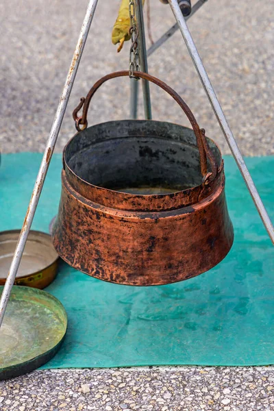 Koper Metalen Ketel Pot Met Handvat Opknoping Van Statief — Stockfoto