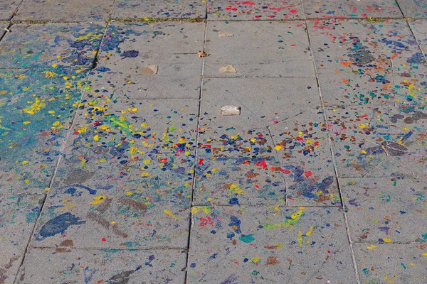 Splash Paint Mix Kleuren Bij Pavement Tegels City Park — Stockfoto