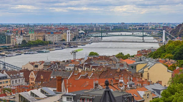 Многие Мосты Через Дунай Венгерской Столице Будапеште — стоковое фото