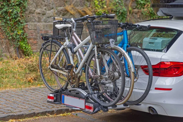 Transportador Triplo Bicicleta Com Luzes Traseiras Conduzidas Suporte Placa Licença — Fotografia de Stock