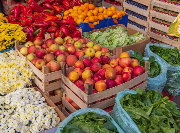 Ekologické Ovoce Zelenina Čerstvé Květiny Farmářském Trhu Stánku — Stock fotografie