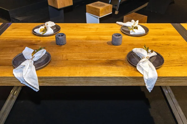 Massive Wood Dining Table Setup Four People — Stock Photo, Image