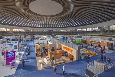 Belgrad, Sırbistan - 08 Kasım 2022: Fuar Salonunda Mobilya İç Dekorasyonu Sergisi.