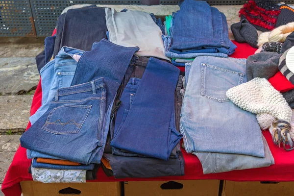 Blue Denim Jeans Broeken Bij Flea Market — Stockfoto