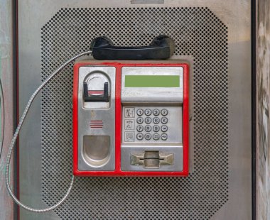 En İyi Açık Satırda Ankesörlü Telefon Alıcısı