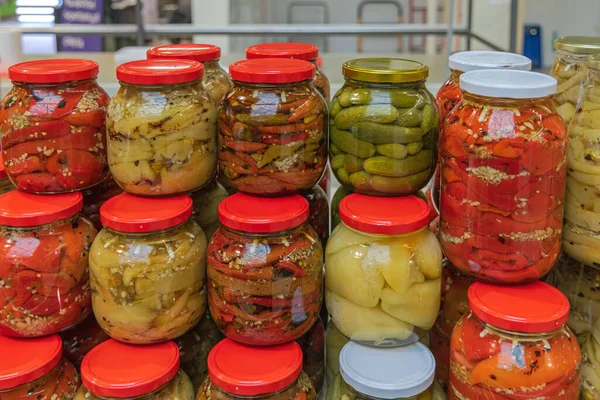 Mason Jars Gevuld Met Conserven Voedingsmiddelen Voor Winter — Stockfoto
