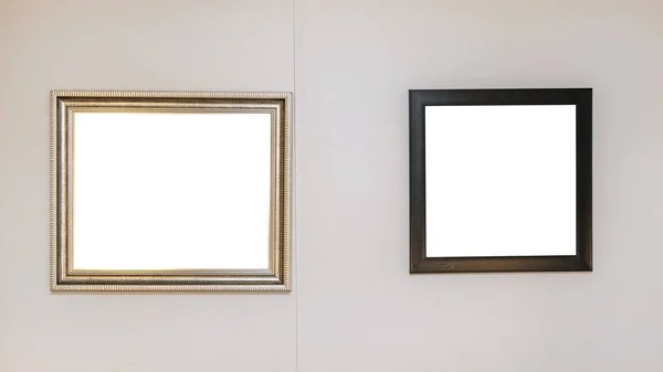 矩形银金属与黑木正方形墙相框 — 图库照片