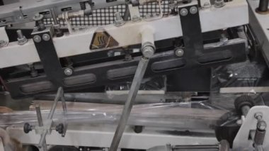 Boşluk Paketleme Kitapları Yazdırma Üretim Süreci Paketleme Makinesi