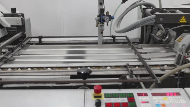 Быстрая Печать Процесс Обработки Машины Подсчет Листов Печать Книги Производство — стоковое видео