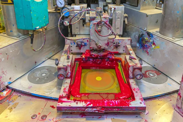 Máquina Impressão Disco Tela Seda Automatizada Cor Vermelha — Fotografia de Stock