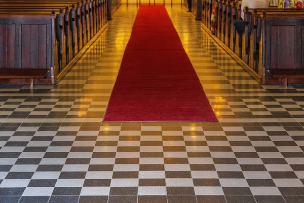 Red Carpet Way Black White Checkered Square Floor Tiles Church — Stock Photo, Image