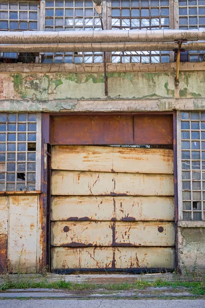 Closed Large Door Old Factory Industrial Building — Stock Photo, Image