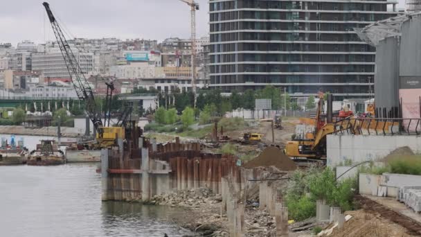 Belgrad Serbien November 2021 Kran Och Grävmaskiner Vid Belgrad Waterfront — Stockvideo