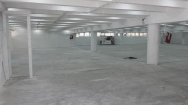 Büyük Boş Salon Fabrikası Zemin Yapı Işıkları Tavada