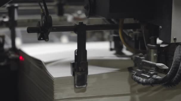 Blad Gevoed Papier Offset Druk Pers Machinewerk Productie — Stockvideo