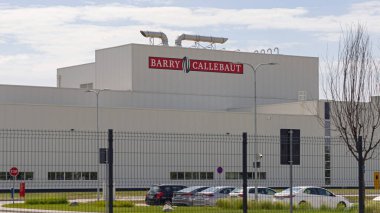 Novi Sad, Sırbistan - 23 Mayıs 2022: Sanayi Serbest Bölgesi 'nde Çikolata Fabrikası Barry Callebaut.