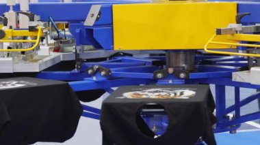Otomatik İpek Ekran Tekstil Gömlekler Yazdırma Makinesi Atlıkarınca Dönüşü