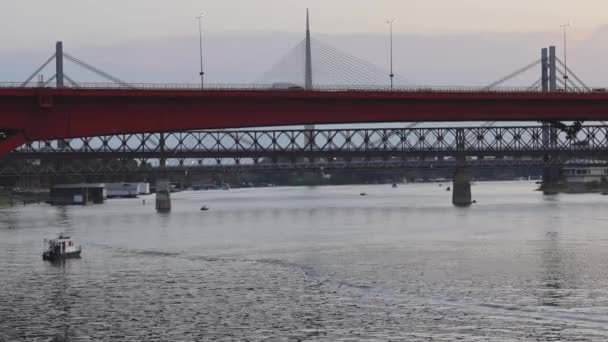 Orangefarbene Gazela Brücke Über Die Belgrad Stadt Dämmerung Sommer — Stockvideo