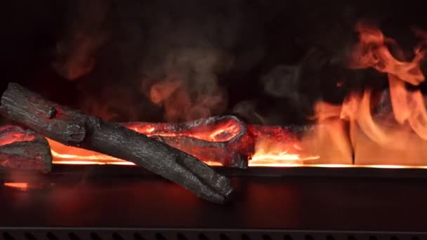 烧木柴的长电炉蒸煮效果家居装饰 — 图库视频影像