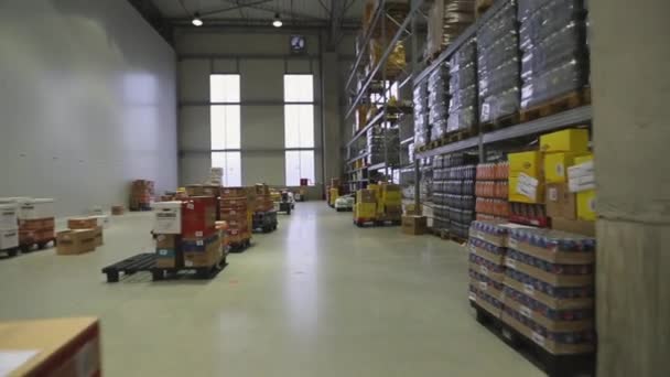 Large Food Drinks Distribution Fulfilment Warehouse Interior Drive — Stock Video