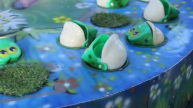 Lunaparkta Balıkçılık Kurbağa Oyunu Döndürme Makinesi