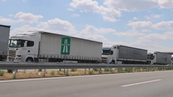 Horgos Roszke Hungary August 2022 Long Queue Trucks Shipping Cargo — Vídeo de Stock