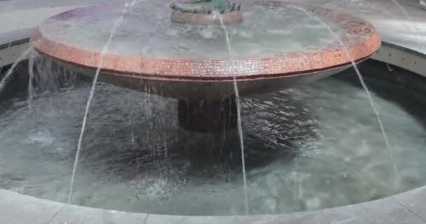 Fuente Agua Piedras Decorativas Redondas Dos Niveles Ciudad — Vídeos de Stock