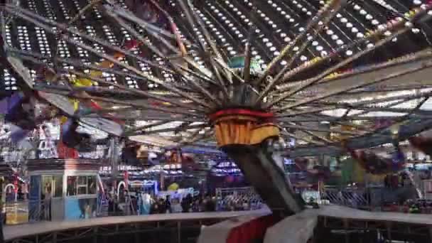 Belgrad Serbia Grudnia 2022 Centrifugal Enterprise Wheel Going Amusement Park — Wideo stockowe