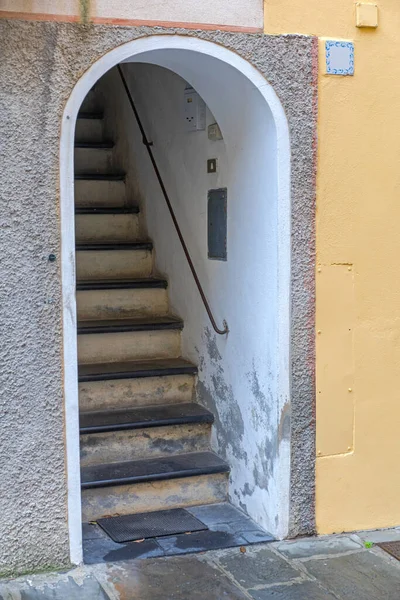Arch Door Way Stairs Portofino Italy — стоковое фото