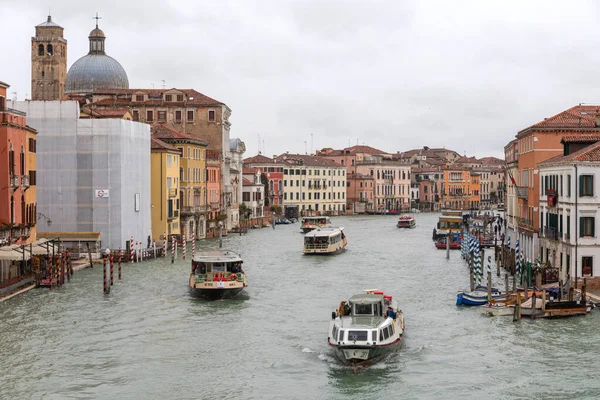 Vence Italien Februar 2018 Öffentliche Wasserbusse Kalten Wintertag Canal Grande — Stockfoto