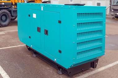 Park yerinin dışında acil durum elektrik jeneratörü var.