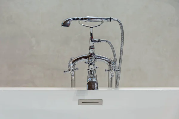 Retro Style Silver Faucet Middle White Bathtub — Stock Photo, Image