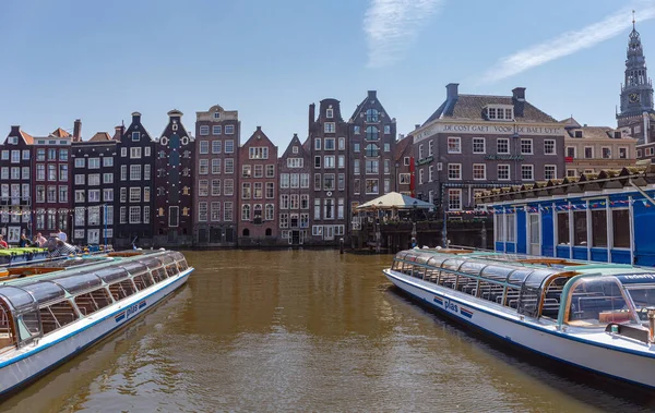 Amsterdam Hollandia 2018 Május Long Boats City Sightseeing Tours Moored — Stock Fotó