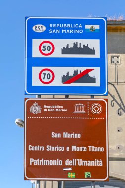 Dogana, San Marino - 16 Haziran 2019: San Marino Cumhuriyeti Trafik İşareti Unesco Dünya Mirası Bölgesi.