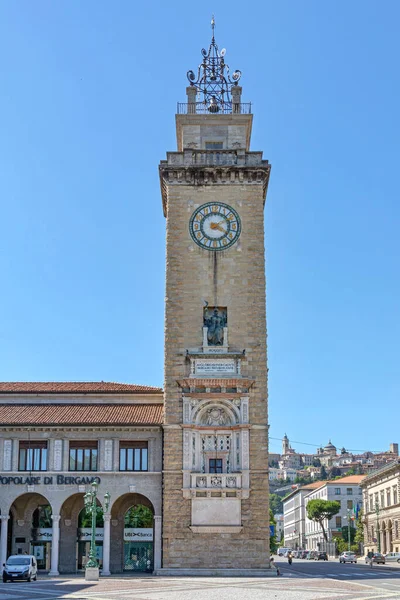 Μπέργκαμο Ιταλία Ιουνίου 2019 Torre Dei Caduti Piazza Vittorio Veneto — Φωτογραφία Αρχείου
