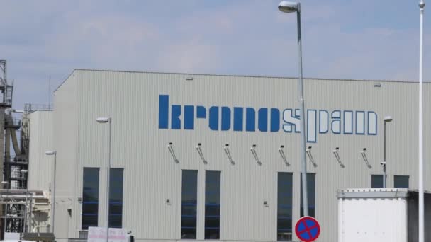 Lapovo Szerbia Augusztus 2022 Panel Ipari Gyár Épület Kronospan International — Stock videók