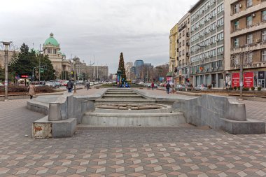 Belgrad, Sırbistan - 6 Şubat 2017: Nikola Pasiç Meydanı Soğuk Kış Günü 'nde Boş Çeşme Yapısı Tarihi.