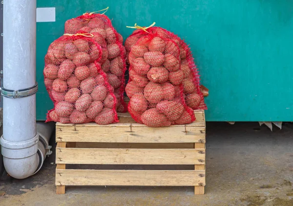 Мешки Картофелем Рынке Деревообрабатывающих Фермеров — стоковое фото